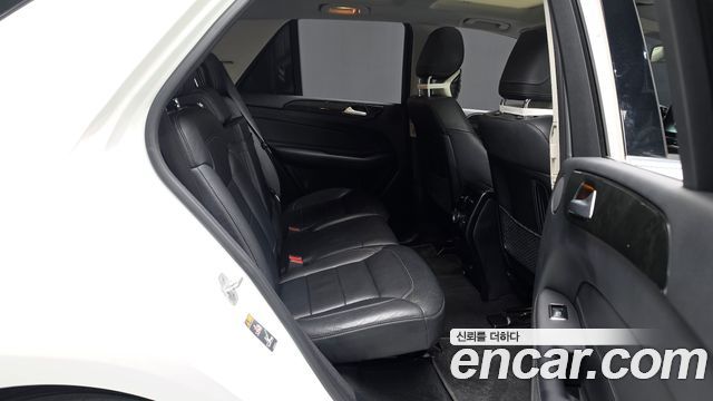 Mercedes-Benz GLE-Class 2017 — photo 17