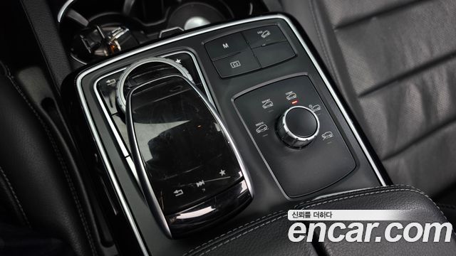 Mercedes-Benz GLE-Class 2017 — photo 22