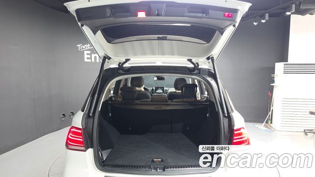 Mercedes-Benz GLE-Class 2017 — photo 26
