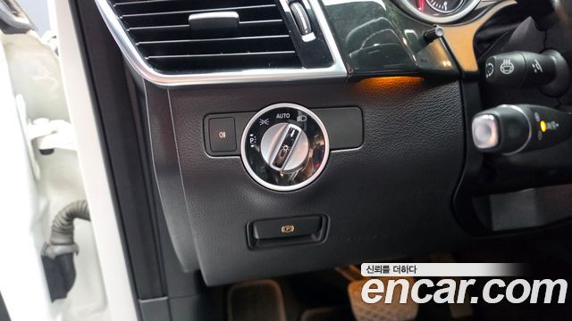 Mercedes-Benz GLE-Class 2017 — photo 28