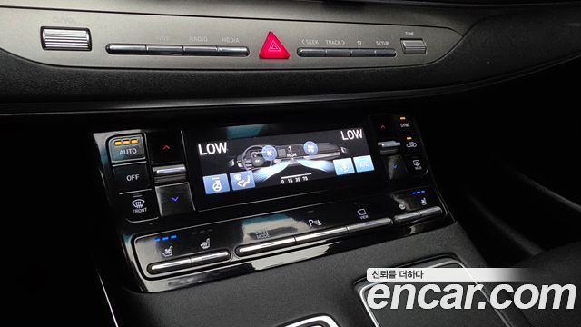 Hyundai Grandeur 2023 — photo 16