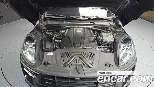 Porsche Macan 2020 — photo 6