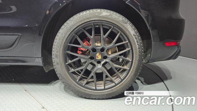 Porsche Macan 2020 — photo 7