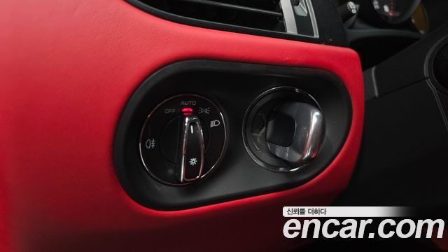 Porsche Macan 2020 — photo 30