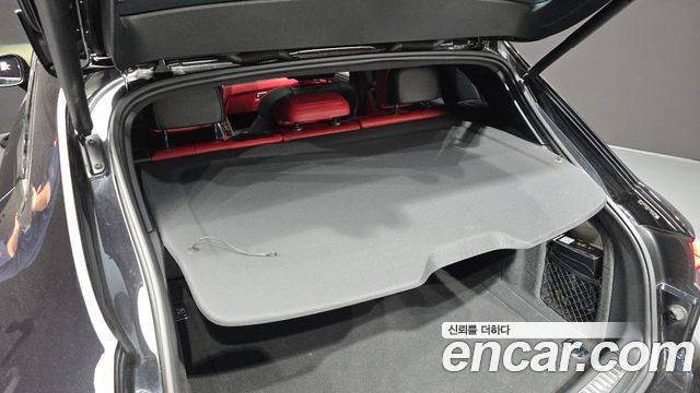 Porsche Macan 2020 — photo 33