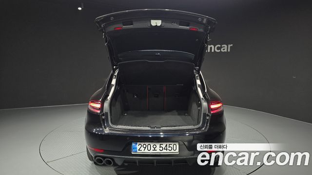 Porsche Macan 2020 — photo 35