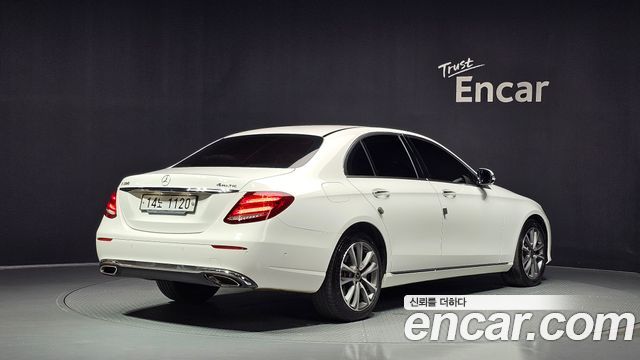 Mercedes-Benz E-Class 2019 — photo 2