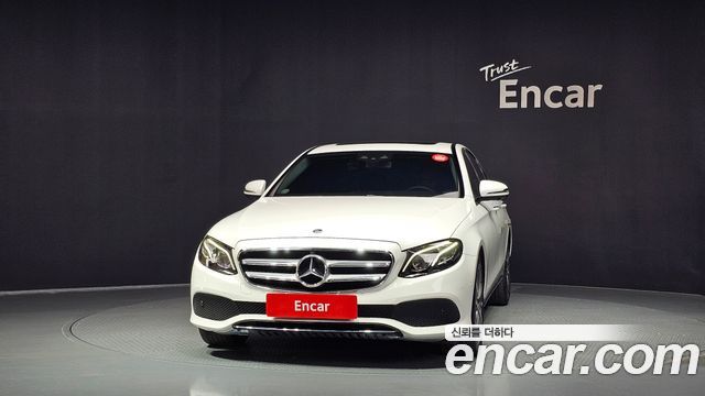 Mercedes-Benz E-Class 2019 — photo 3
