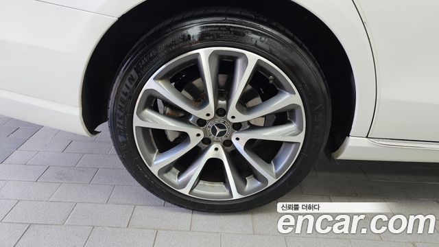 Mercedes-Benz E-Class 2019 — photo 5