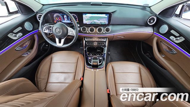Mercedes-Benz E-Class 2019 — photo 10