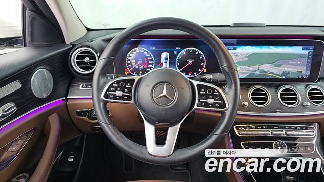 Mercedes-Benz E-Class 2019 — photo 19