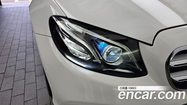 Mercedes-Benz E-Class 2019 — photo 8