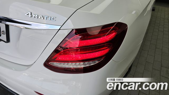 Mercedes-Benz E-Class 2019 — photo 9