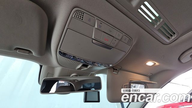 Mercedes-Benz E-Class 2019 — photo 27