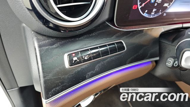 Mercedes-Benz E-Class 2019 — photo 29