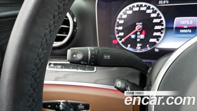 Mercedes-Benz E-Class 2019 — photo 30