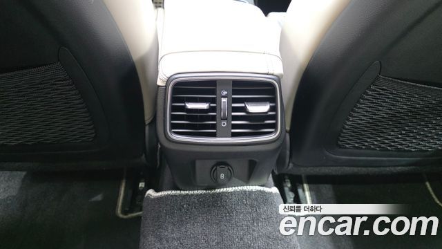 Genesis G70 2023 — photo 35