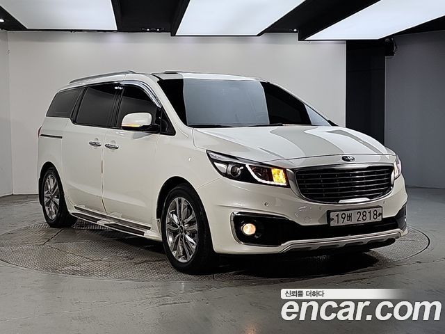Kia Canival 2015 — photo 2