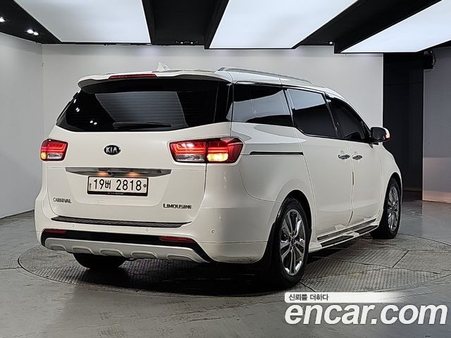 Kia Canival 2015 — photo 4
