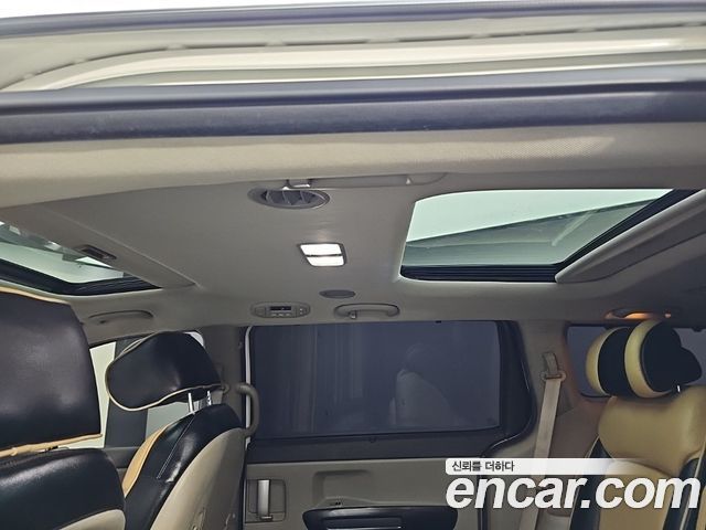 Kia Canival 2015 — photo 13