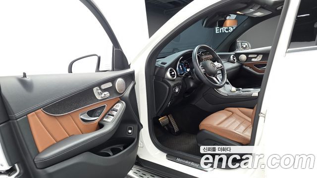 Mercedes-Benz GLC-Class 2023 — photo 10