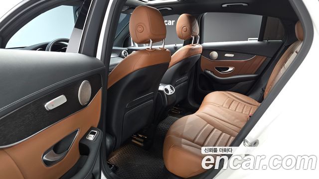 Mercedes-Benz GLC-Class 2023 — photo 11