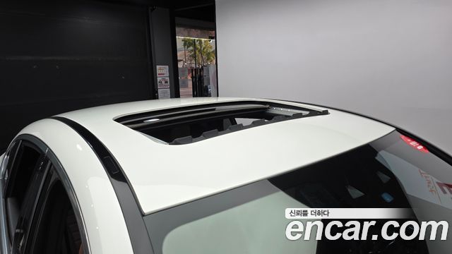 Mercedes-Benz GLC-Class 2023 — photo 17
