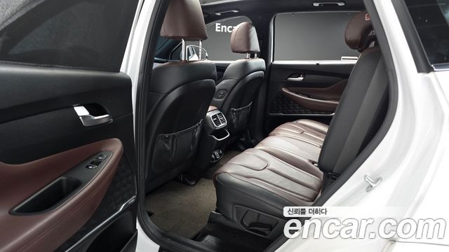 Hyundai Santafe 2019 — photo 11