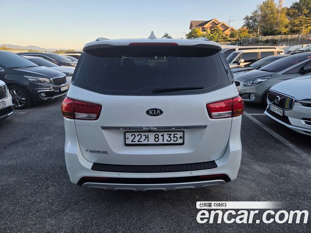 Kia Canival 2015 — photo 5