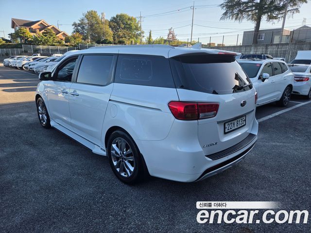 Kia Canival 2015 — photo 6