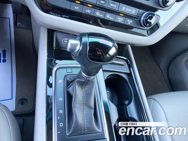 Kia Canival 2015 — photo 9