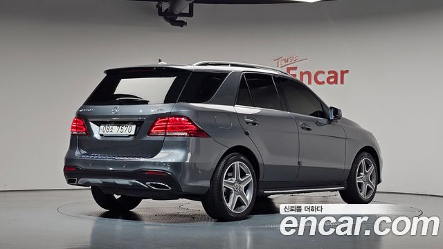 Mercedes-Benz GLE-Class 2018 — photo 2