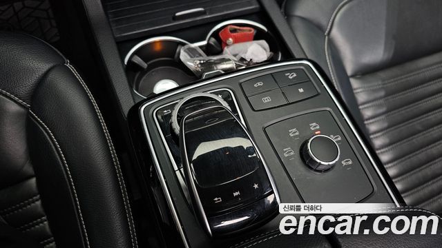 Mercedes-Benz GLE-Class 2018 — photo 28