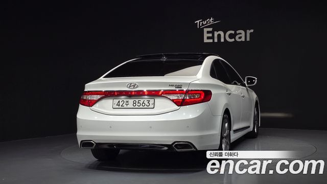 Hyundai Grandeur 2015 — photo 4