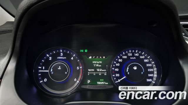 Hyundai Grandeur 2015 — photo 8