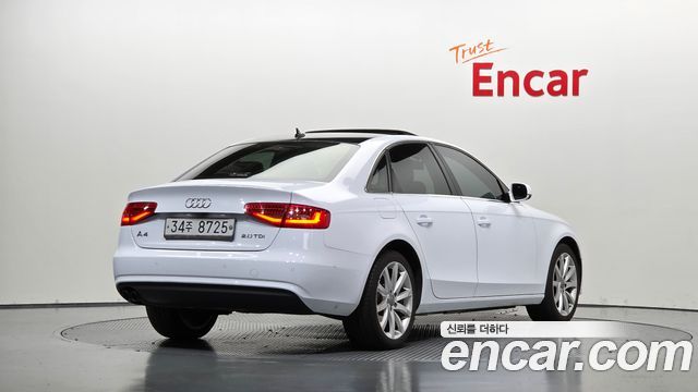 Audi A4 2013 — photo 2