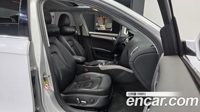 Audi A4 2013 — photo 17