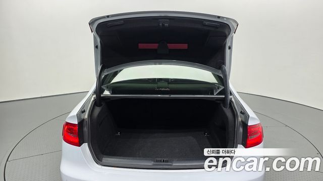 Audi A4 2013 — photo 26