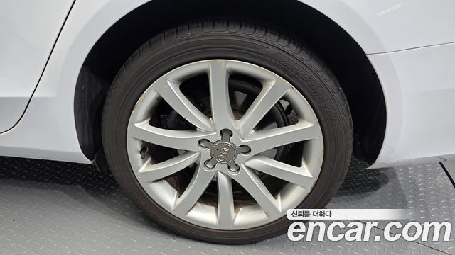 Audi A4 2013 — photo 7