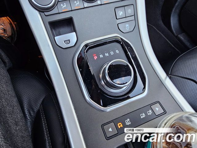 Land Rover Range Rover Evoque 2019 — photo 12