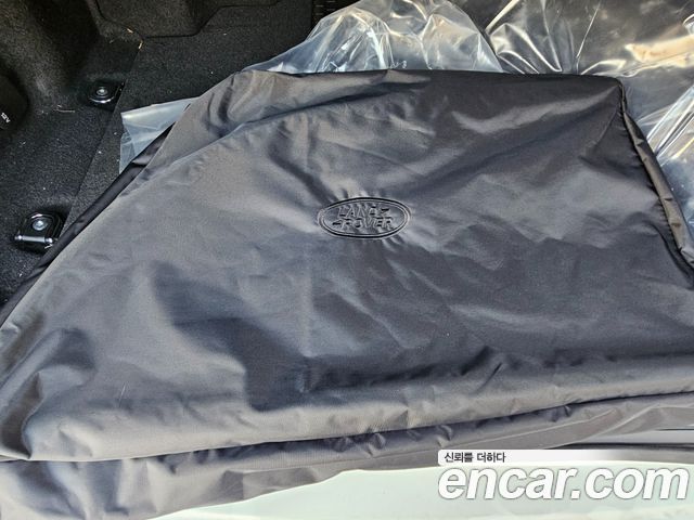 Land Rover Range Rover Evoque 2019 — photo 18