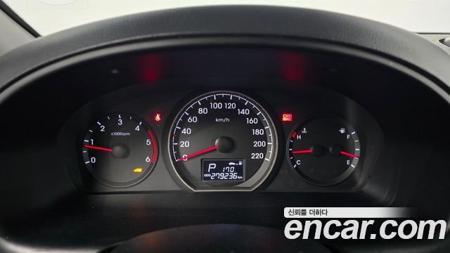 Hyundai Starex 2016 — photo 11