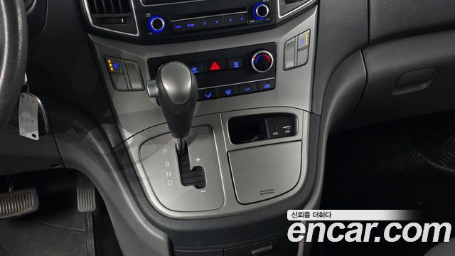 Hyundai Starex 2016 — photo 12