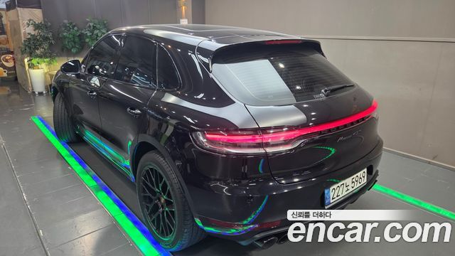 Porsche Macan 2021 — photo 5
