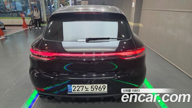 Porsche Macan 2021 — photo 6