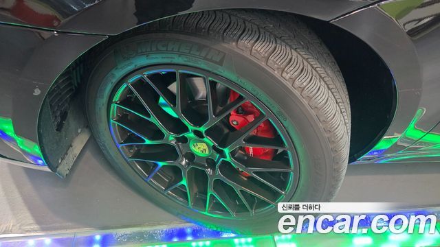 Porsche Macan 2021 — photo 8