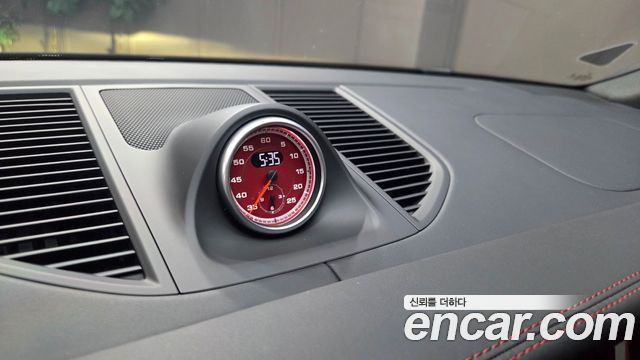 Porsche Macan 2021 — photo 12