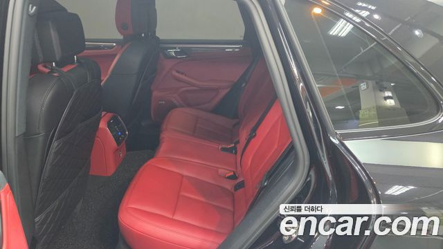 Porsche Macan 2021 — photo 18