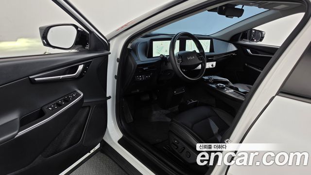 Kia EV6 2023 — photo 13