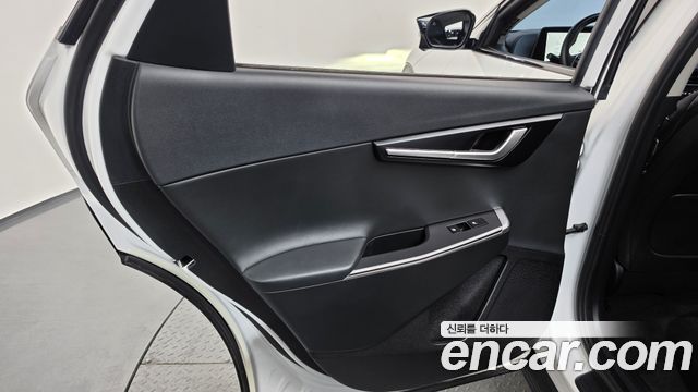 Kia EV6 2023 — photo 15